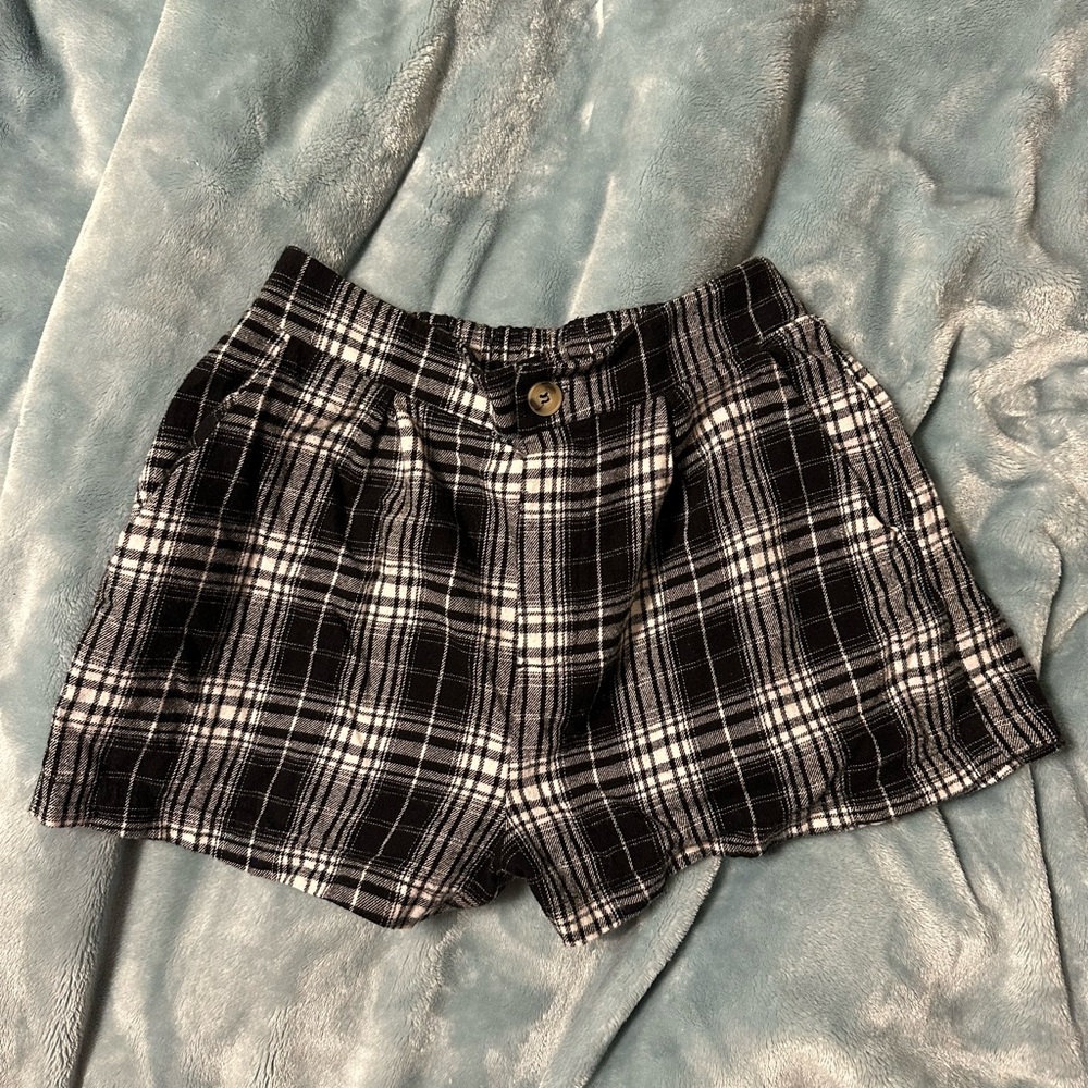 Black and white altar'd state pajama shorts